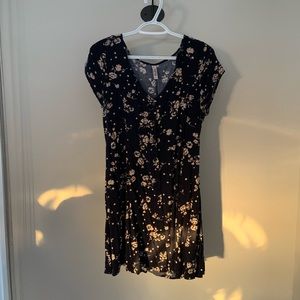 SUPER CUTE Navy blue floral button down dress